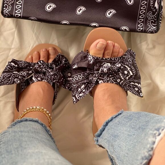 Black Bandana Bow Slides Sandals - Picture 4 of 9